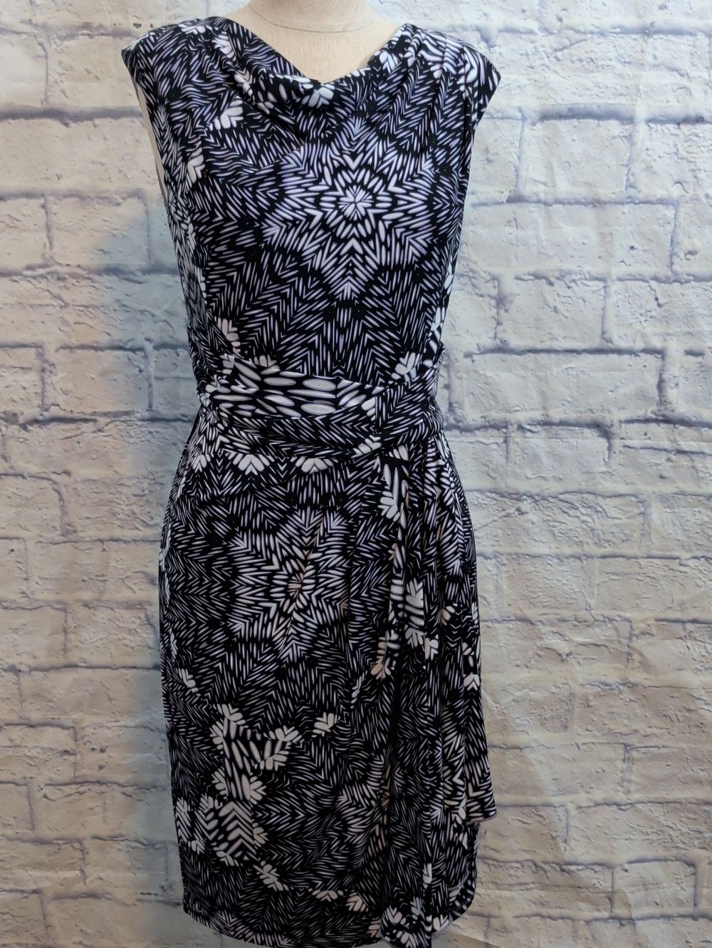 Suzi Chin for Maggie Boutique Lavender & Black Print Dress w/ Waist Sash Size 6